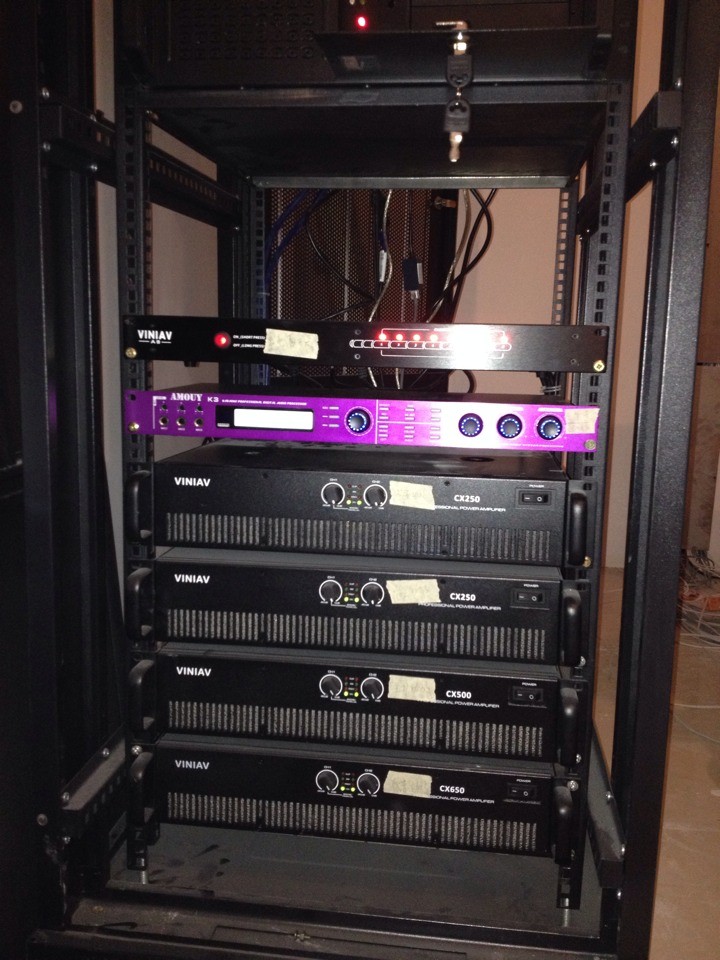 VINIAV功放机