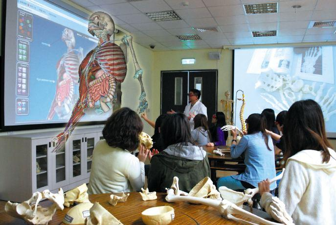 全息投影教学应用