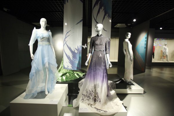 展厅设计中传统服饰文化应用