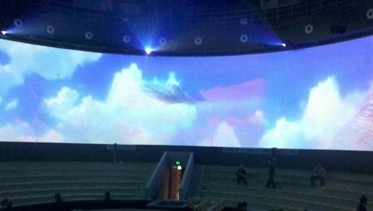 弧幕投影融合系统