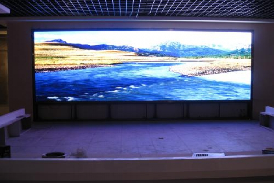 AMOUY艾默依P3.91室内LED显示屏